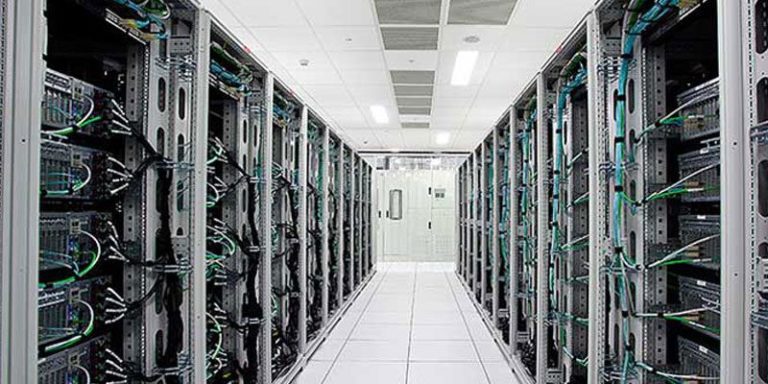 تجهیزات دیتاسنتر استاندارد